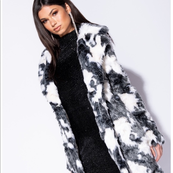 🖤Yvonne Longline Collar Vegan Faux Fur Coat🖤 - Picture 3 of 8